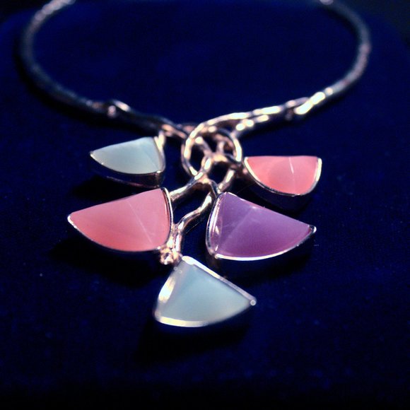 [UNKNOWN] Branching Necklace with Pastel Pyramids - Picture 7 of 14